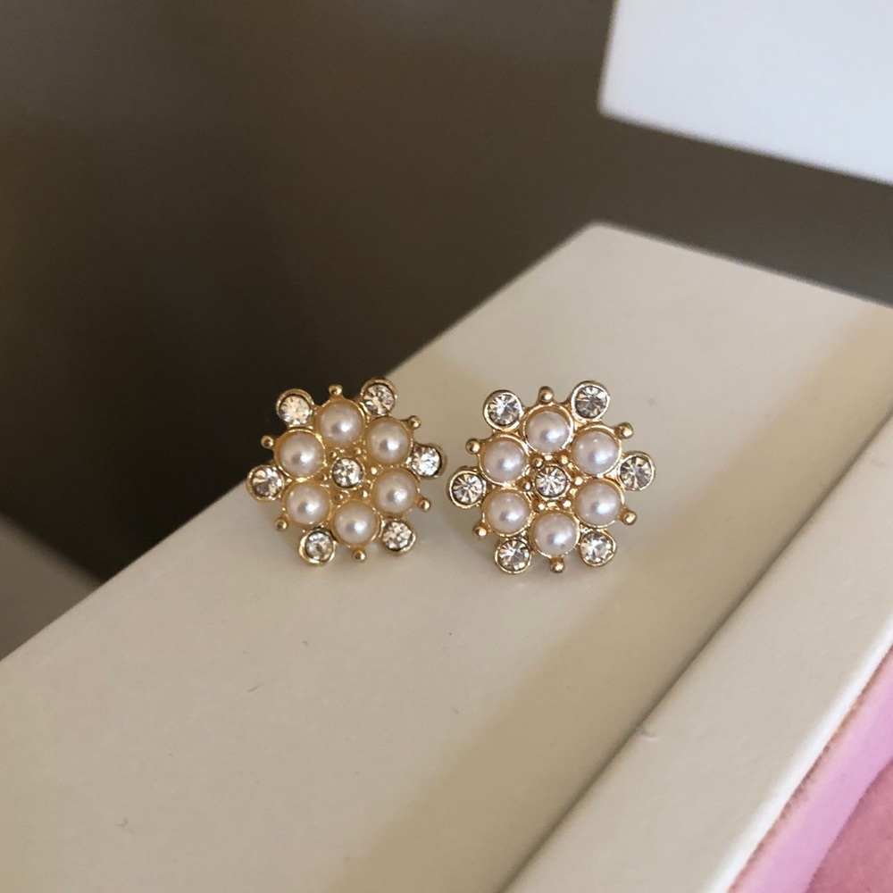 Pearl and gold earrings